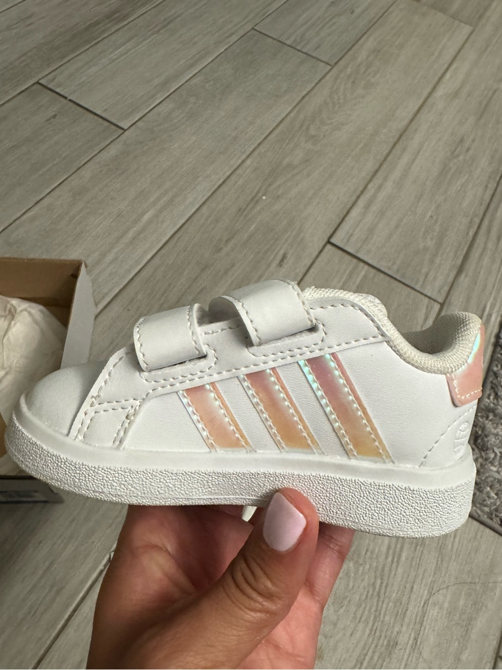 Adidas Kids Grand Court 2.0 CF White Sneakers with Iridescent Pink Stripes.